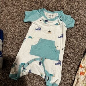 Kyte BABY Blue and White dragon baby boy Romper 12-18M EUC